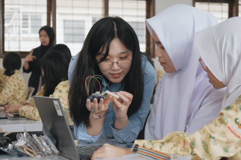 Instructor explaining hardware